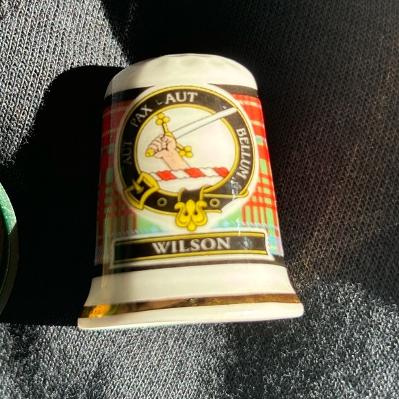 Vintage bone china thimble Key to the clans Scotcrest Scotland - Picture 1 of 7